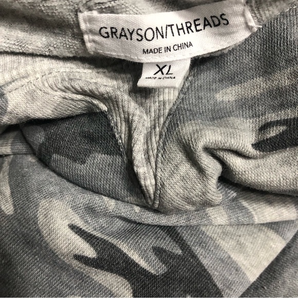 Women’s Camo Sweatshirt Army Of Love Graphic Gray. XL - Picture 3 of 3